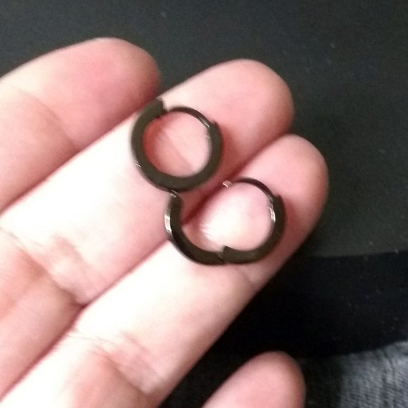 Unisex Men's or Women's Huggie Hoop Earrings! 304 Stainless Steel Gunmetal Black - Picture 5 of 6